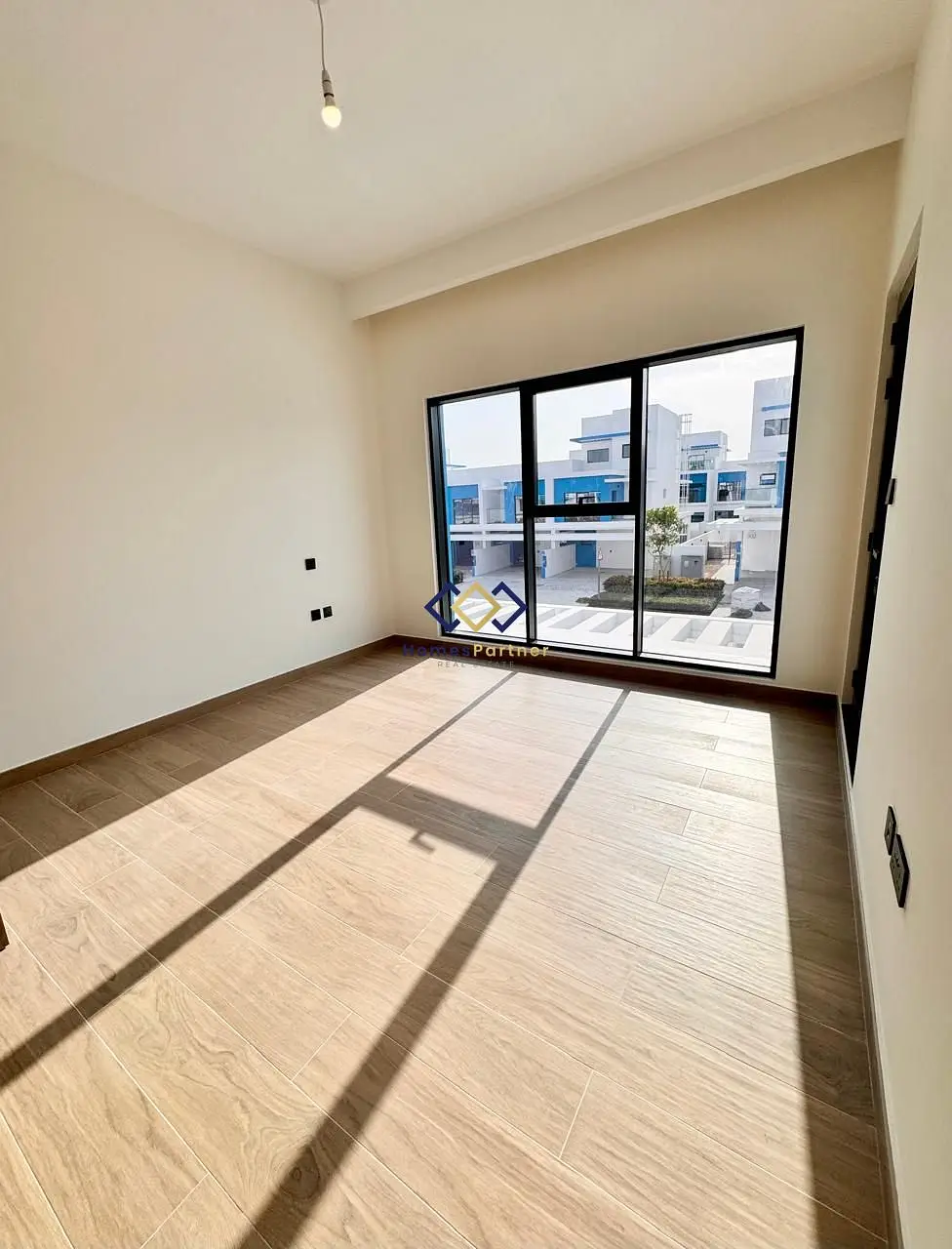 Single Row I Brand New I Ready to Move In