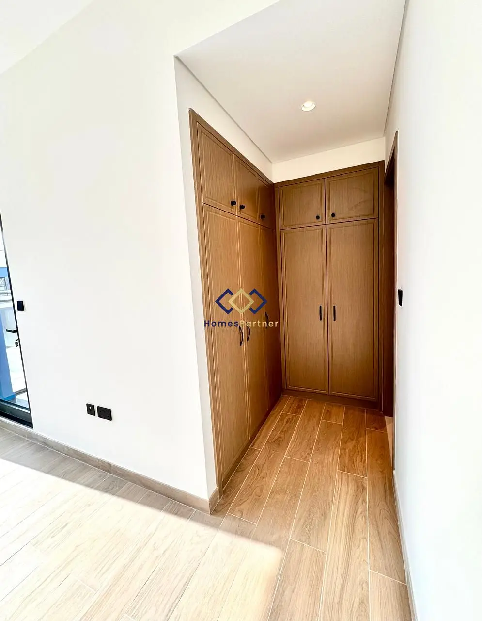 Single Row I Brand New I Ready to Move In