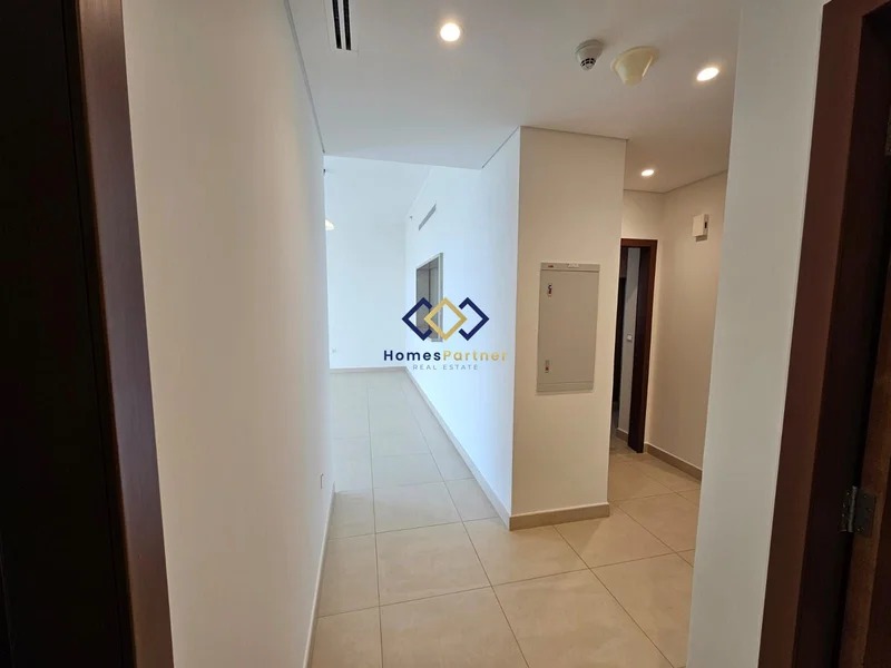 Vacant | Golf and Lake View | Ready To Move In