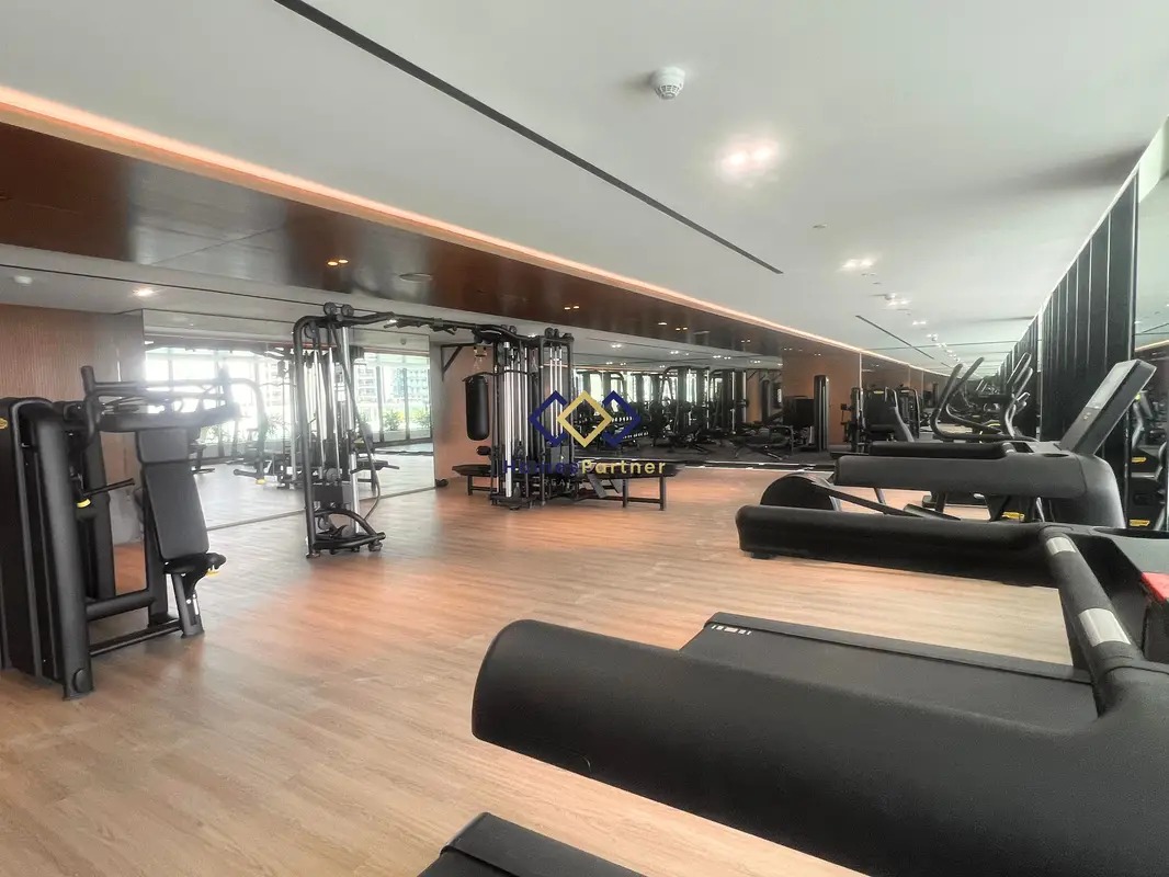 Waterfront Elegance I Sleek, Brand New I Pristine Studio