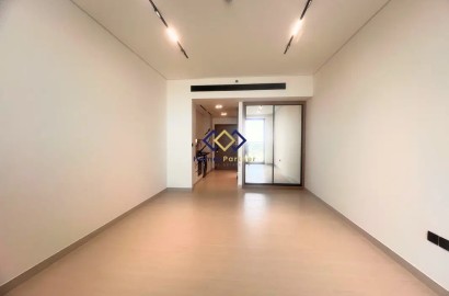 Waterfront Elegance I Sleek, Brand New I Pristine Studio