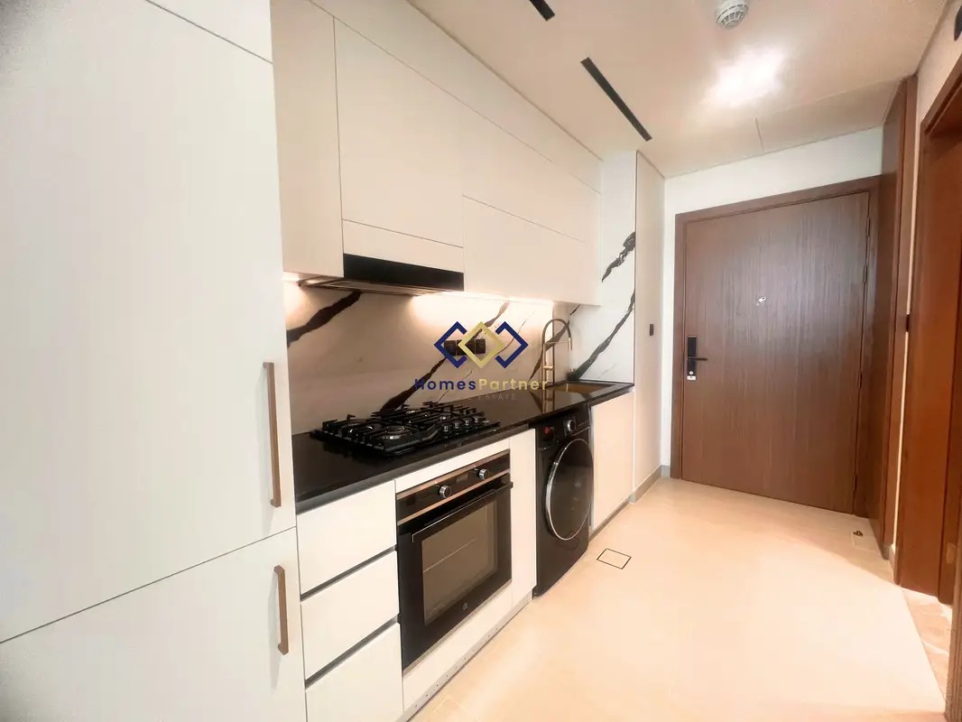 Waterfront Elegance I Sleek, Brand New I Pristine Studio