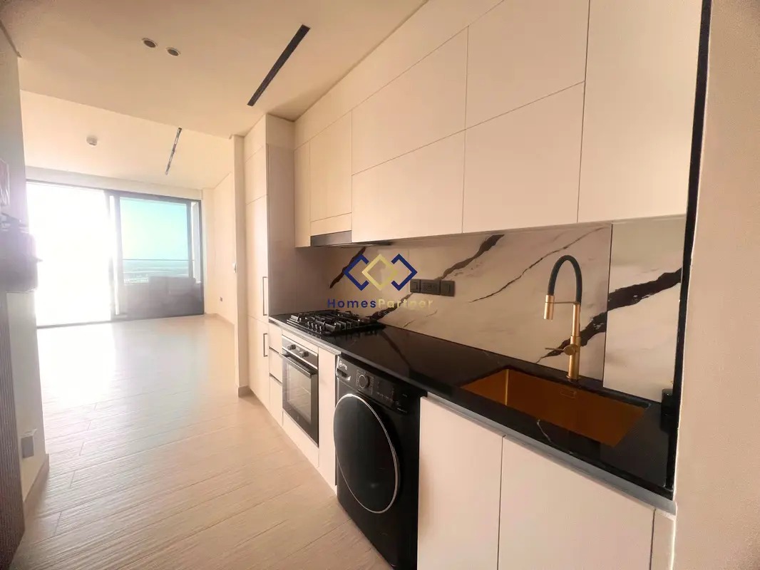 Waterfront Elegance I Sleek, Brand New I Pristine Studio