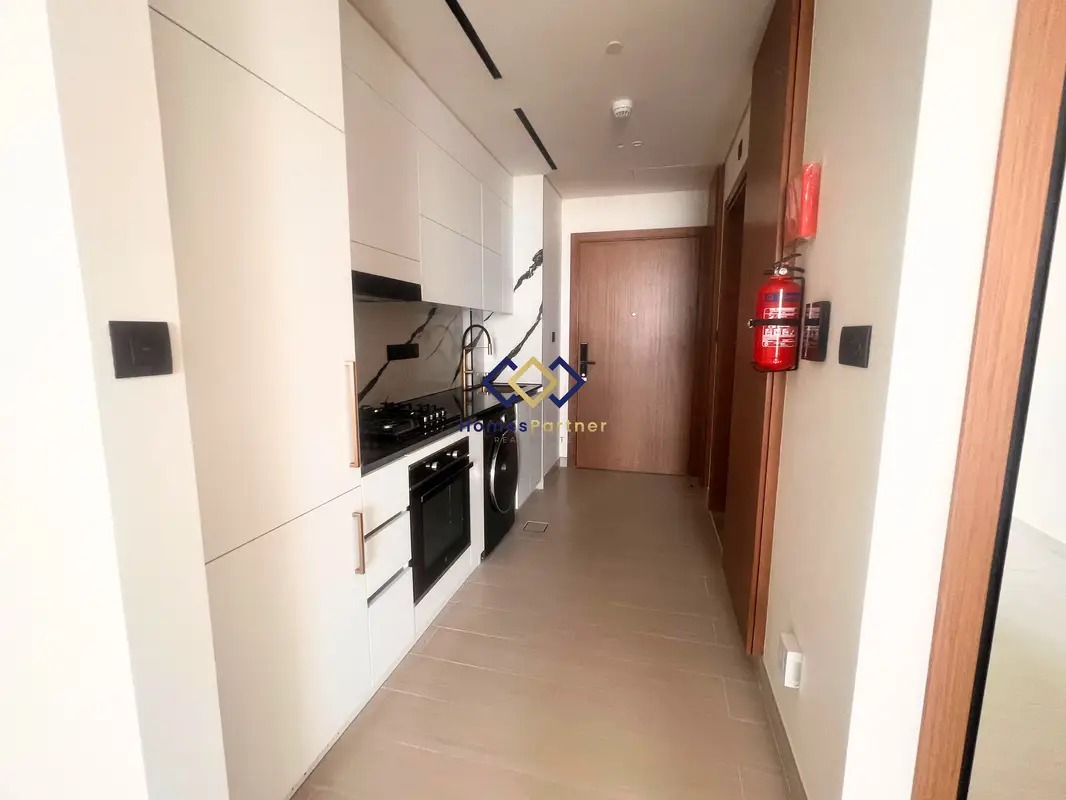 Waterfront Elegance I Sleek, Brand New I Pristine Studio