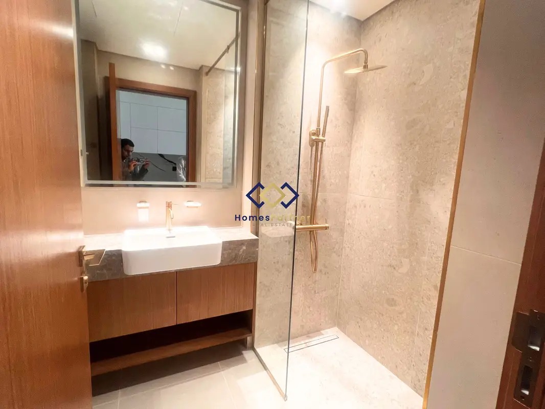 Waterfront Elegance I Sleek, Brand New I Pristine Studio