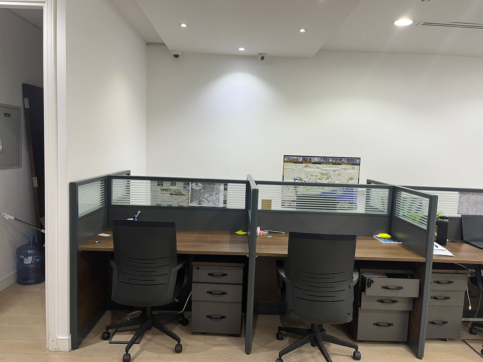 || UNFURNISHED || VACANT || READY TO MOVE IN OFFICE FOR RENT ||