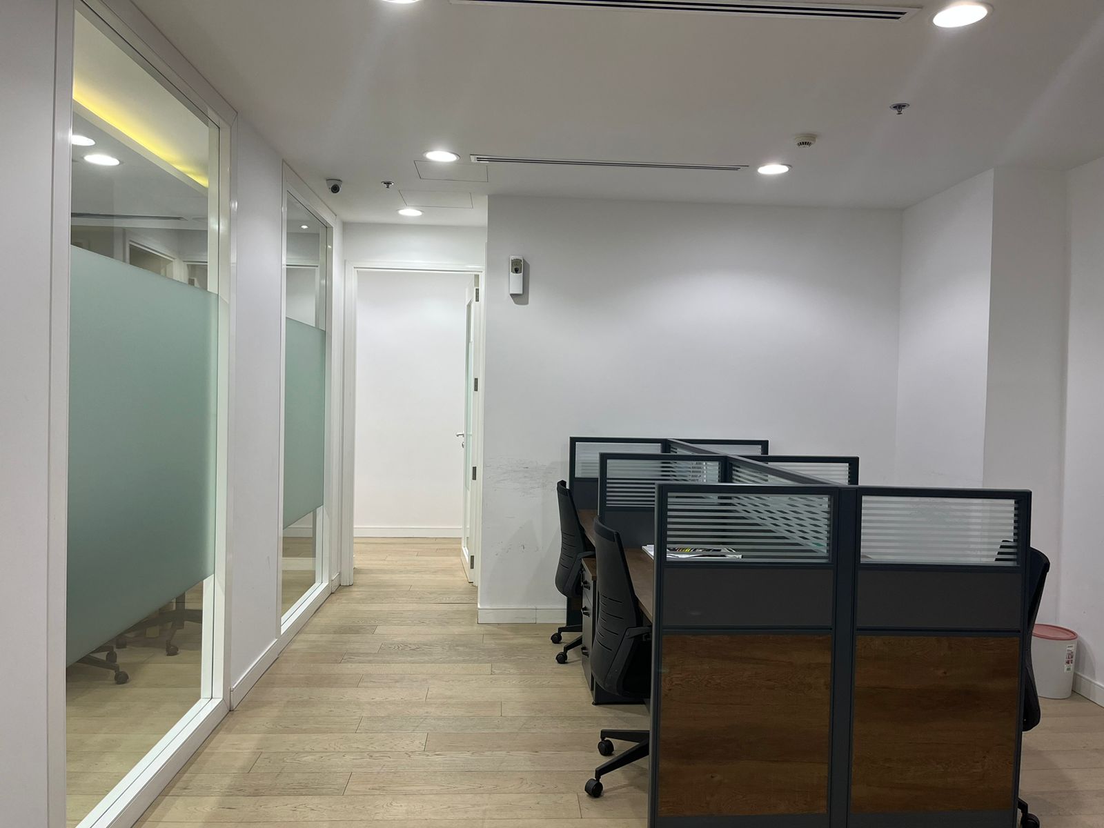 || UNFURNISHED || VACANT || READY TO MOVE IN OFFICE FOR RENT ||