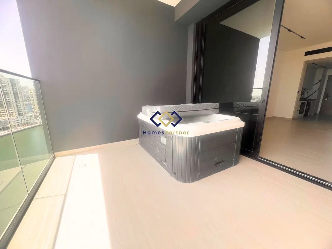Waterfront Elegance I Sleek, Brand New I Pristine Studio